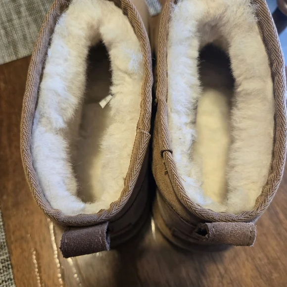 UGG Womens Classic Ultra Mini Boots - Picture 5 of 11